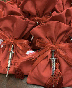 Bomboniera Laurea Medicina Scienze Infermieristica 100 - NonSoloCerimonie.it