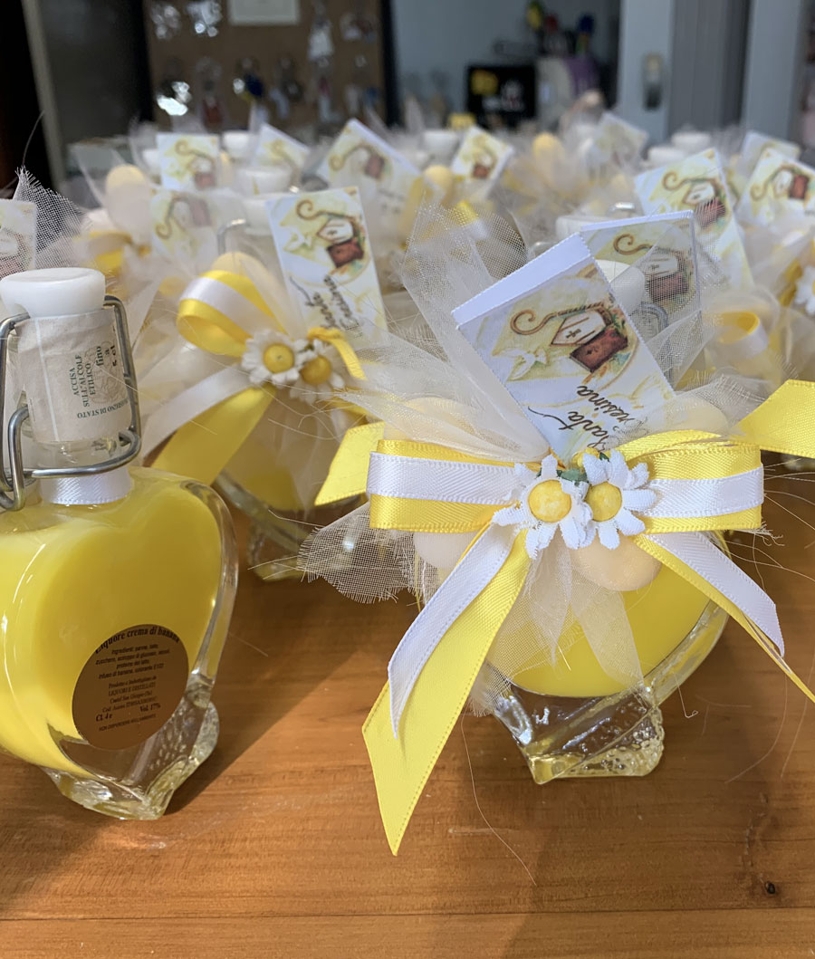 Bomboniera/Segnaposto Bottiglia Liquore Cuore Bananino 100 - NonSoloCerimonie.it