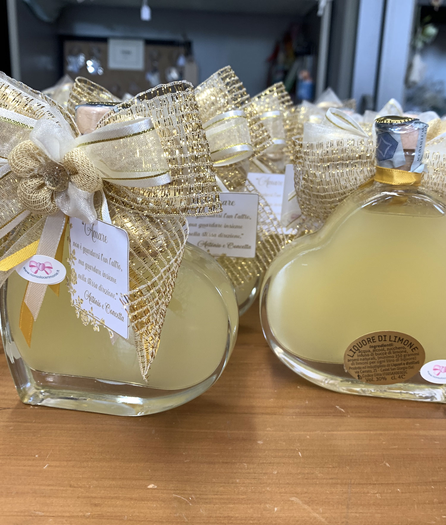 Bomboniera Bottiglia Liquore Cuore Piccola Oro 102 - NonSoloCerimonie.it