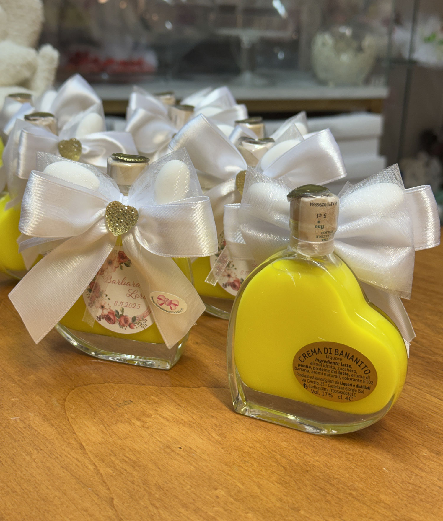 Bomboniera Bottiglia Liquore Cuore Piccola Etichetta Bianco 103 - NonSoloCerimonie.it