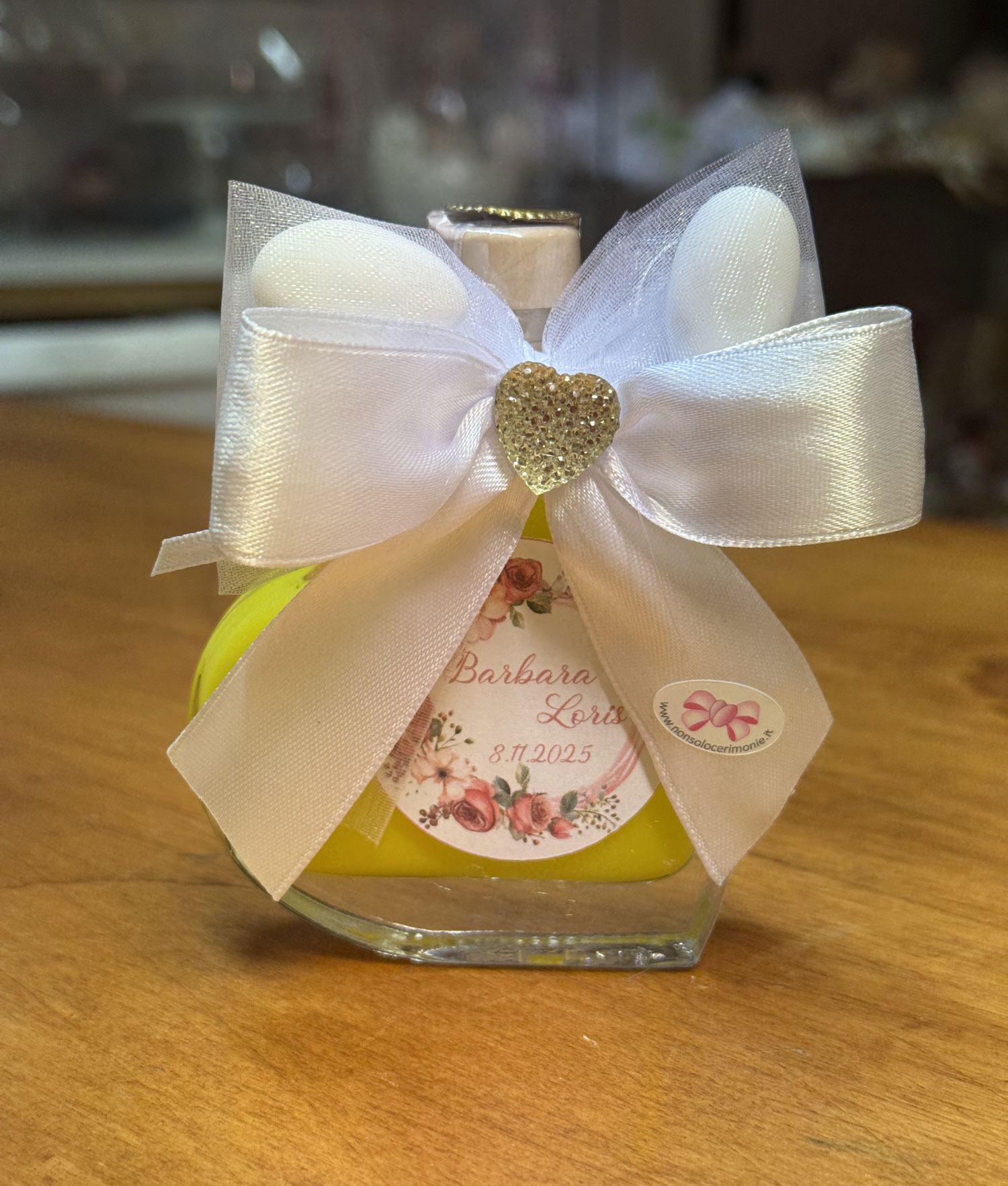 Bomboniera Bottiglia Liquore Cuore Piccola Etichetta Bianco 104 - NonSoloCerimonie.it