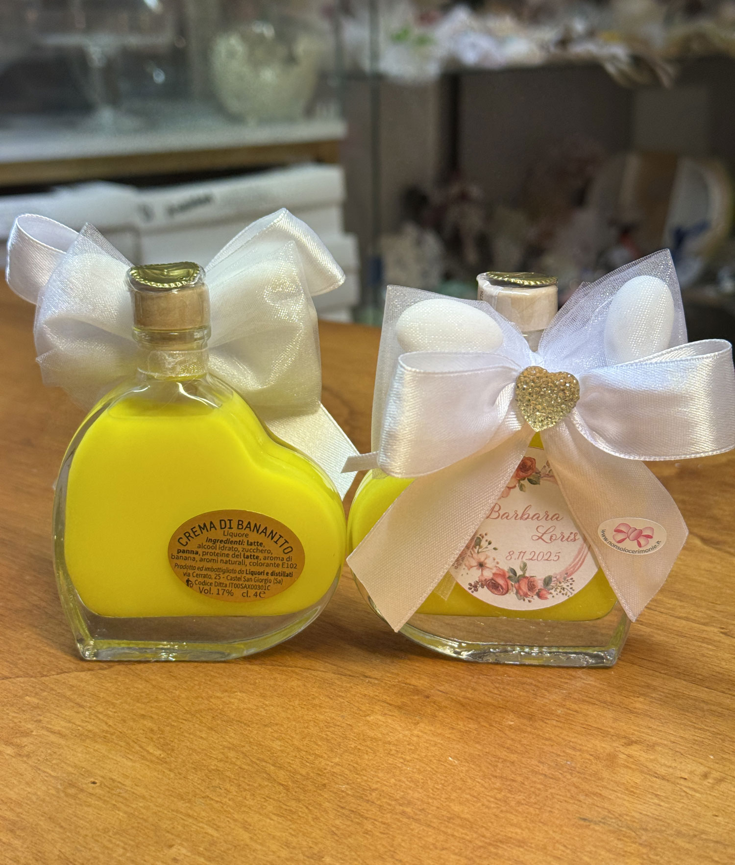 Bomboniera Bottiglia Liquore Cuore Piccola Etichetta Bianco 105 - NonSoloCerimonie.it