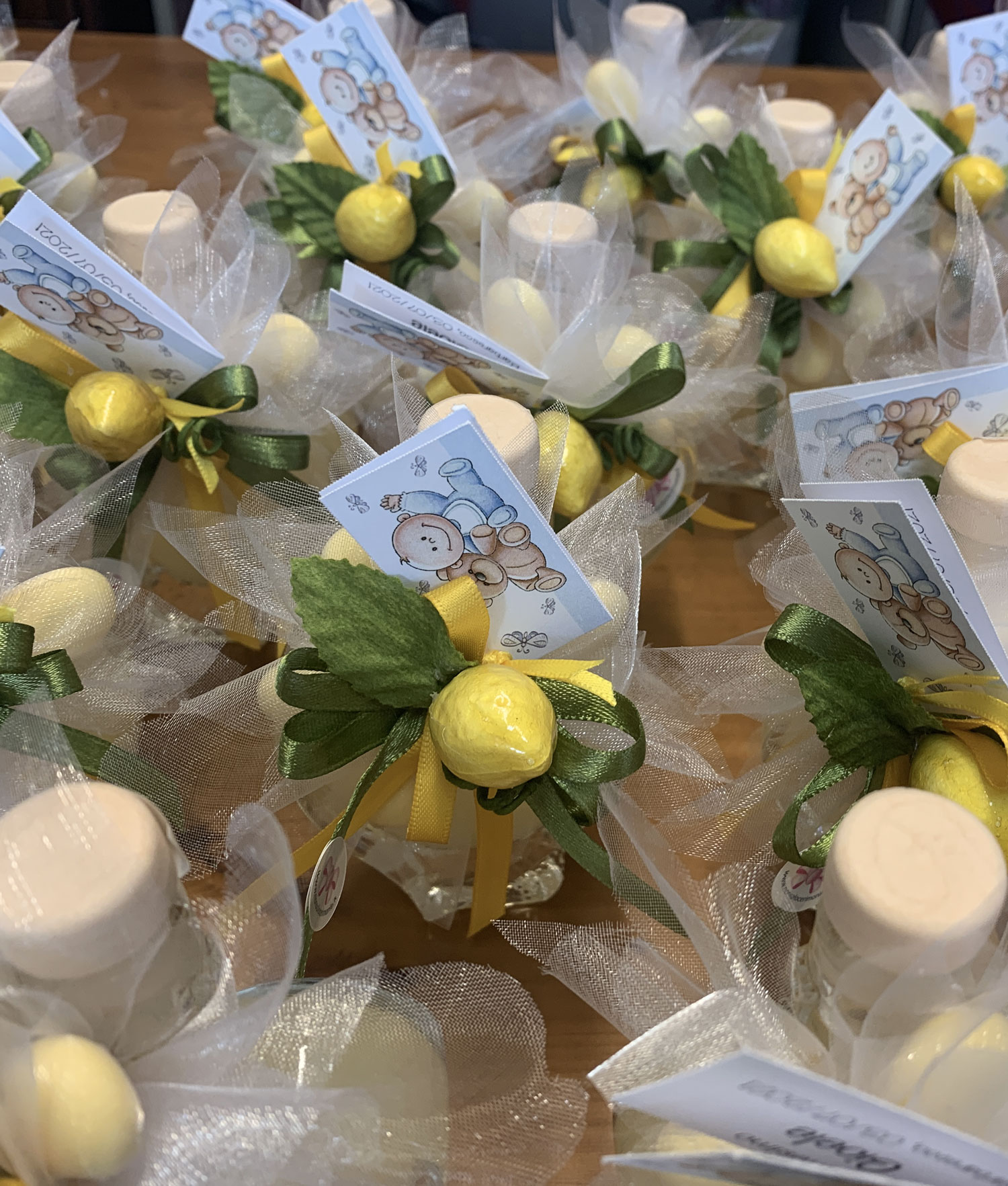 Bomboniera/Segnaposto Bottiglia Liquore Cuore Limone 103 - NonSoloCerimonie.it