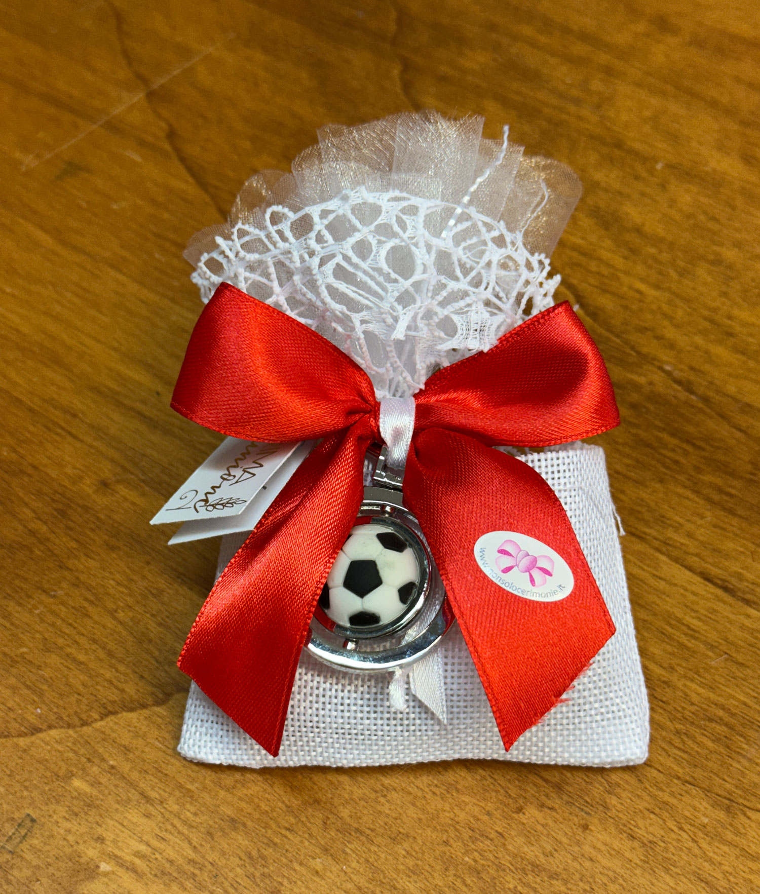 Bomboniera Sacchetto Portachiavi Pallone Calcio Bianco Rosso 100 - NonSoloCerimonie.it