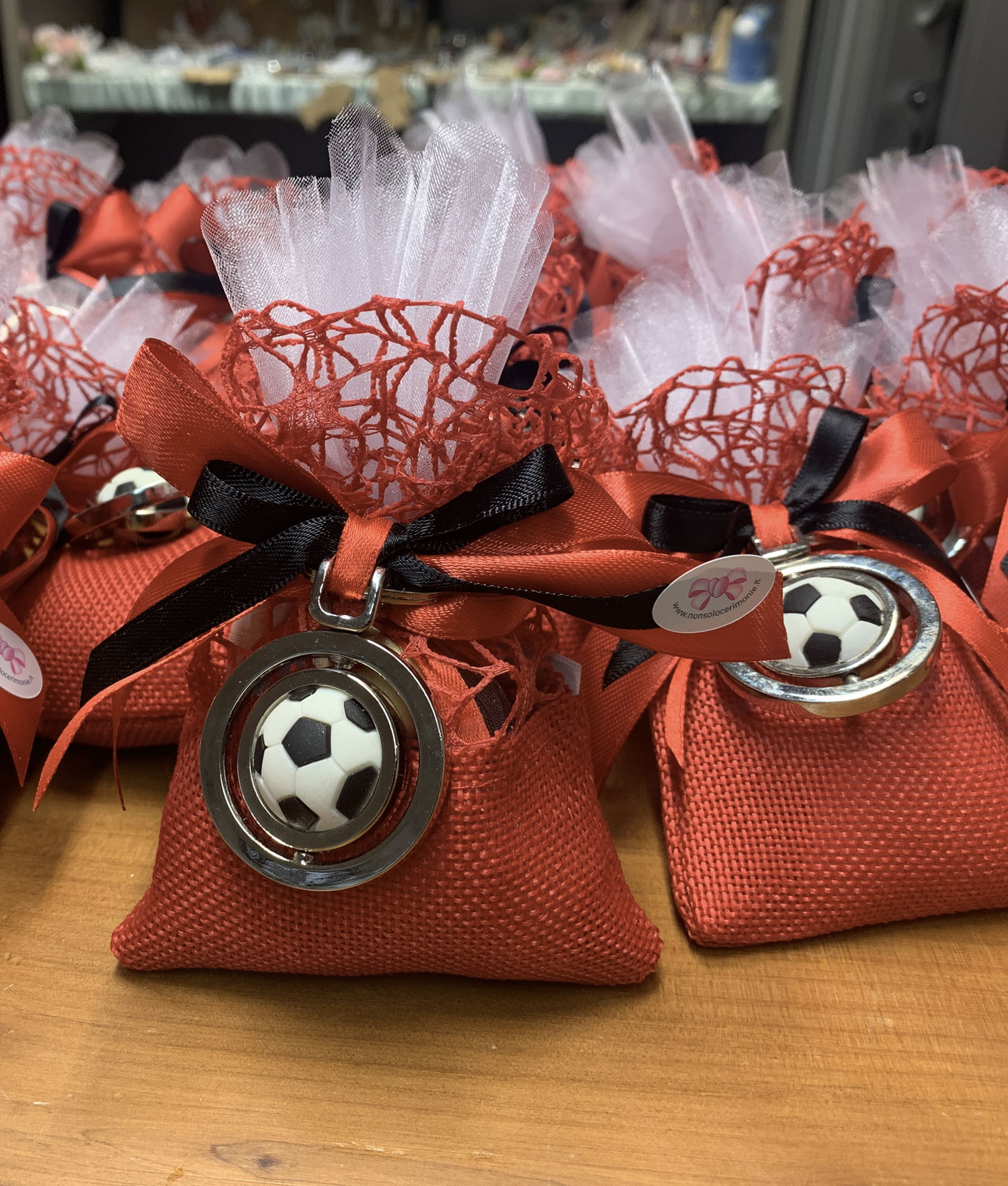 Bomboniera Sacchetto Portachiavi Pallone Calcio Milan 102 - NonSoloCerimonie.it