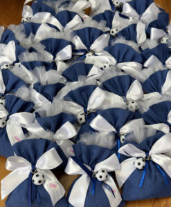 Bomboniera Sacchetto Portachiavi Pallone Calcio Jeans Bianco Palla 101 - NonSoloCerimonie.it