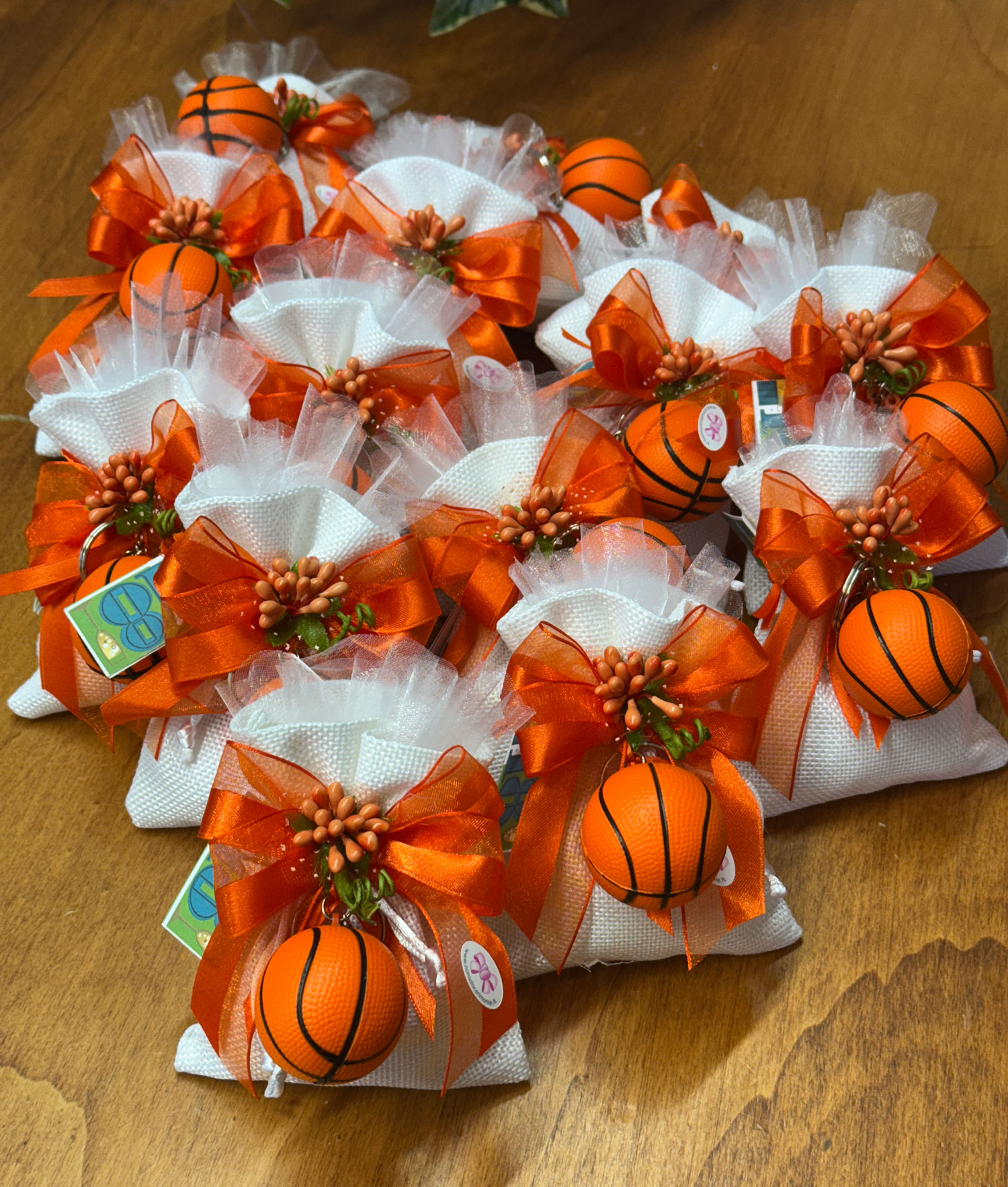 Bomboniera Sacchetto Portachiavi Pallone Basket Antistress Arancione 104 - NonSoloCerimonie.it