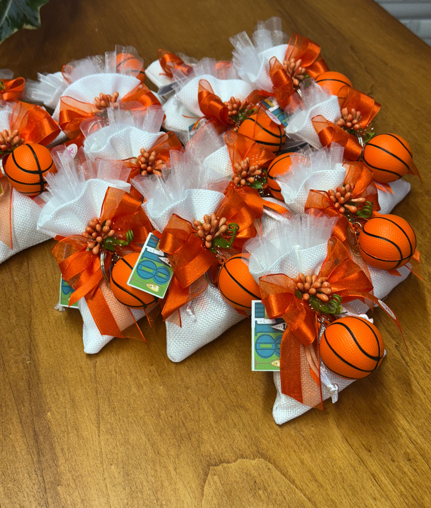 Bomboniera Sacchetto Portachiavi Pallone Basket Antistress Arancione 103 - NonSoloCerimonie.it
