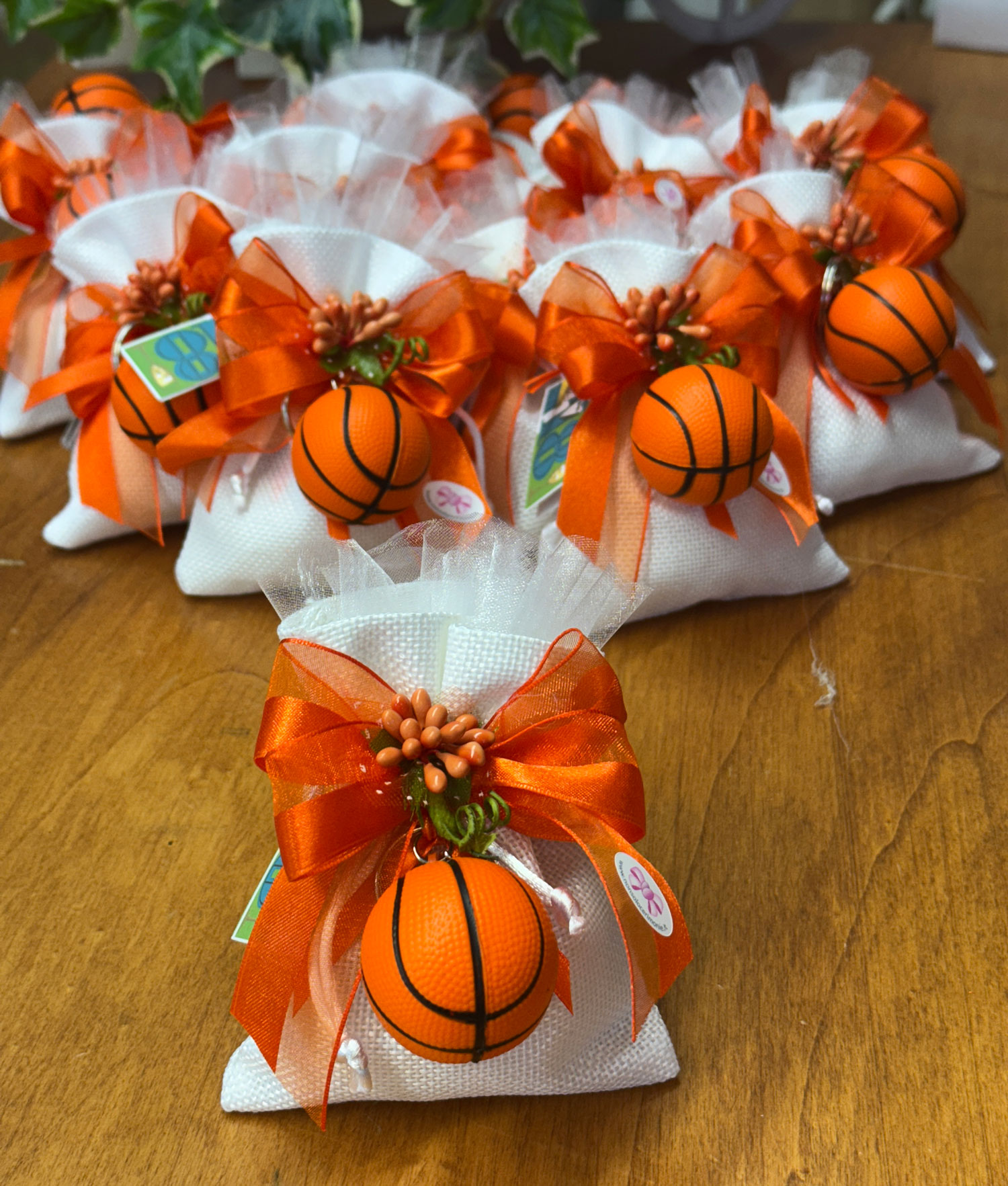 Bomboniera Sacchetto Portachiavi Pallone Basket Antistress Arancione 101 - NonSoloCerimonie.it