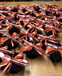 Bomboniera Tocco Nero Laurea Medicina Scienze Infermieristica 100 - NonSoloCerimonie.it