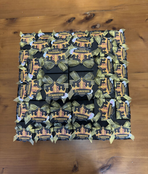 Torta Bomboniera Scatola Nero/Oro 18 Personalizzata 113 - NonSoloCerimonie.it