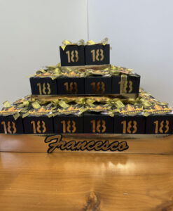 Torta Bomboniera Scatola Nero/Oro 18 Personalizzata 111 - NonSoloCerimonie.it