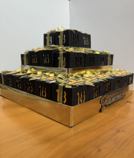 Torta Bomboniera Scatola Nero/Oro 18 Personalizzata 110 - NonSoloCerimonie.it