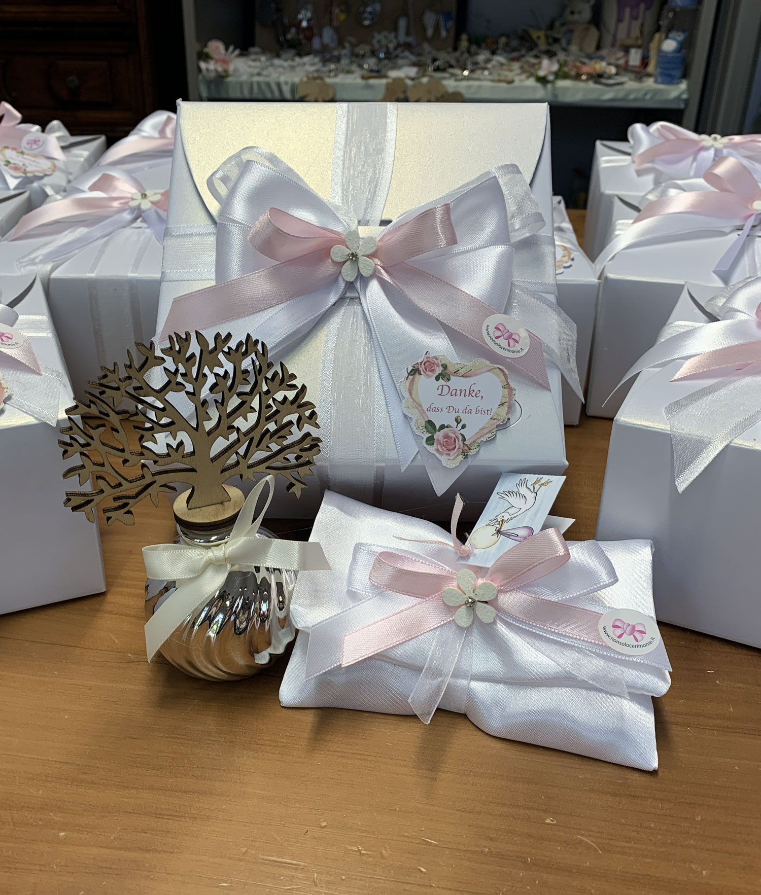Bomboniera Profumatore Sfera Albero della Vita Bagutta Bianco Rosa Plus 100 - NonSoloCerimonie.it