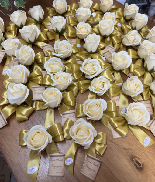 Segnaposto Rosa di Sapone Avorio Oro 102 - NonSoloCerimonie.it