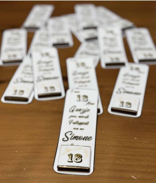 Segnaposto Cioccolatino Personalizzato 18 Nero Oro 101 - NonSoloCerimonie.it