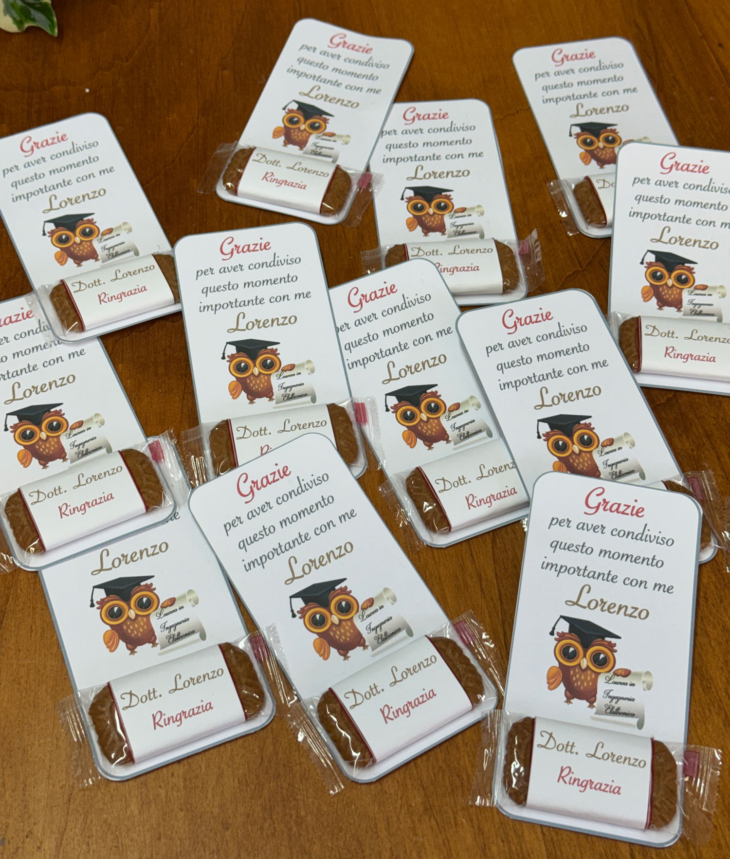 Segnaposto Cioccolatino Personalizzato Biscotto Laurea 102 - NonSoloCerimonie.it