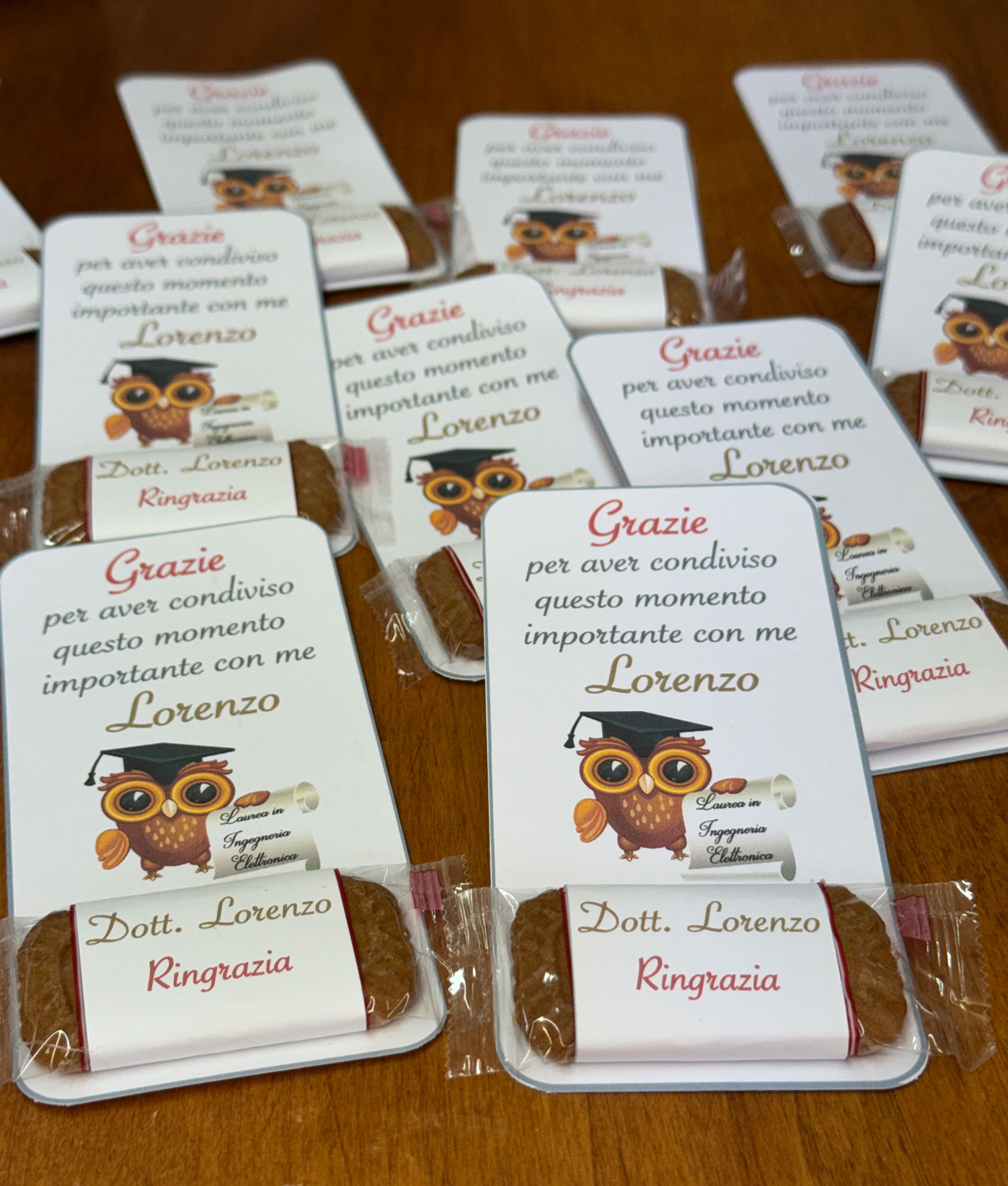 Segnaposto Cioccolatino Personalizzato Biscotto Laurea 104 - NonSoloCerimonie.it