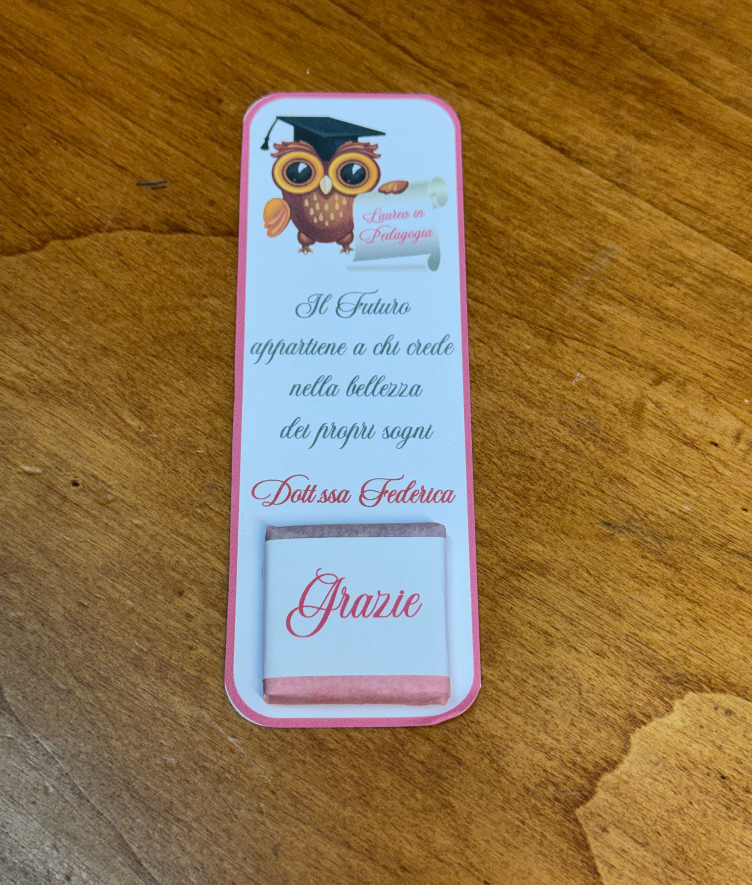 Segnaposto Cioccolatino Personalizzato Laurea Rosa 104 - NonSoloCerimonie.it