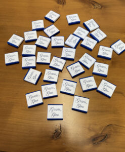 Segnaposto Cioccolatino Personalizzato Semplice Grazie 100 - NonSoloCerimonie.it