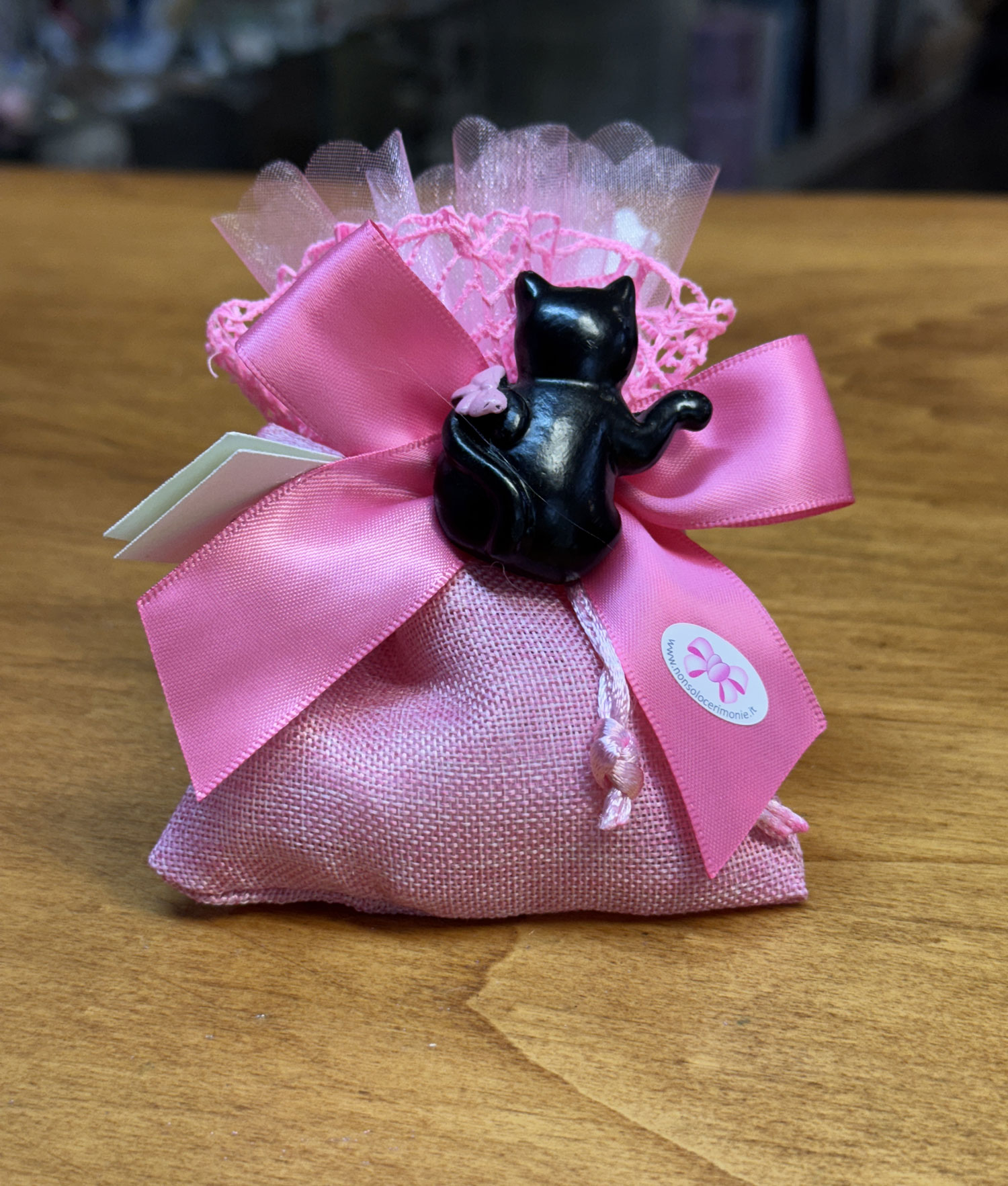 Bomboniera Sacchetto Magnete Gatto Rosa 105 - NonSoloCerimonie.it