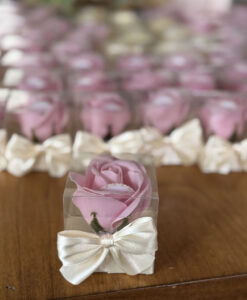 Segnaposto Rosa di Sapone Box Rosa Avorio 102 - NonSoloCerimonie.it