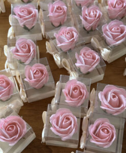 Segnaposto Rosa di Sapone Box Rosa Avorio 105 - NonSoloCerimonie.it