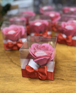 Segnaposto Rosa di Sapone Grande Box Fucsia Rosso Semplice 103 - NonSoloCerimonie.it